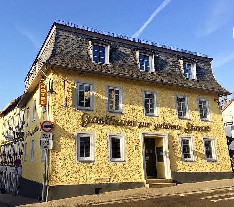 Hotel Zur Goldenen Sonne Usingen Eksteriør bilde